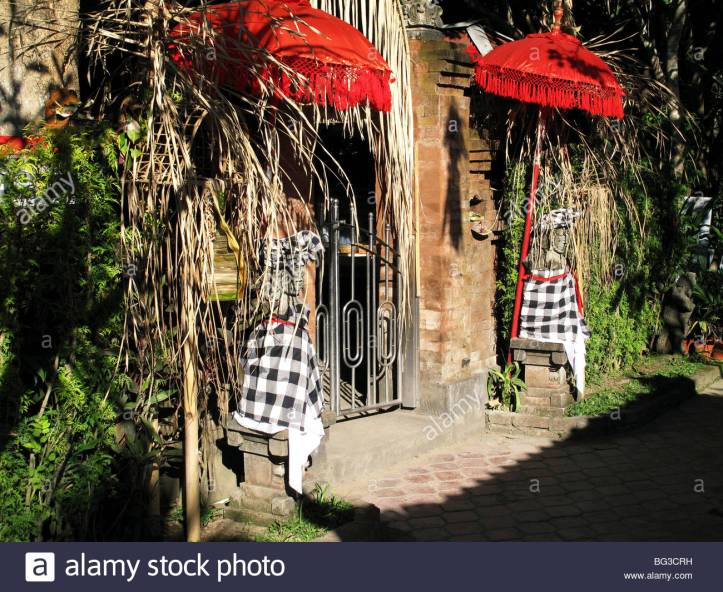 Bali-temple-statue-in-sanur-beach-bali-indonesia-BG3CRH